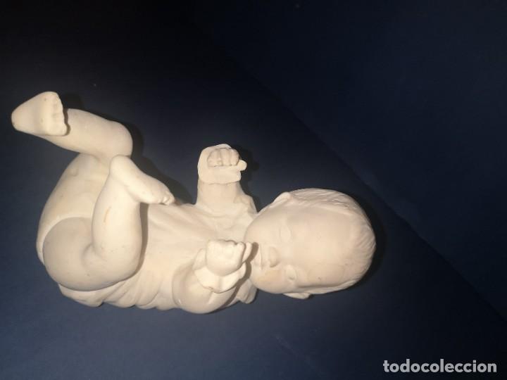 Antig&uuml;edades: Figura de bebe de pasta - Foto 1