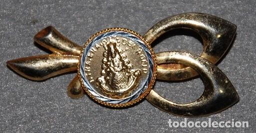 Antig&uuml;edades: BROCHE CON MEDALLA VIRGEN DEL ROCIO - Foto 1