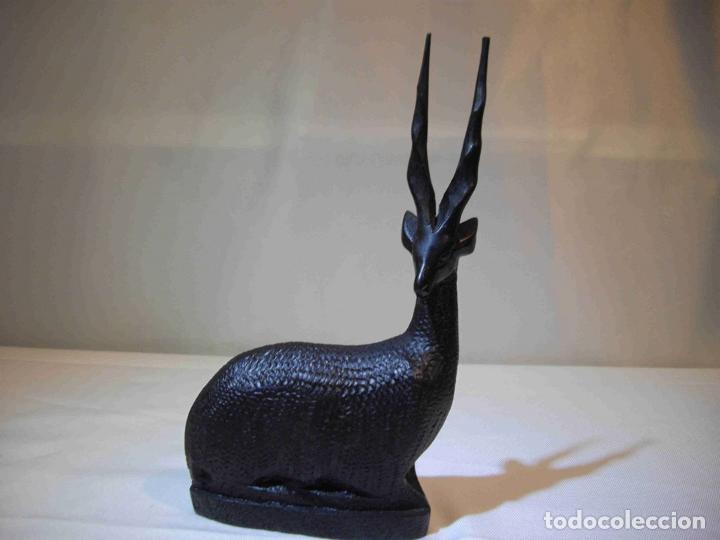 Antig&uuml;edades: ANTILOPE MADERA - Foto 1