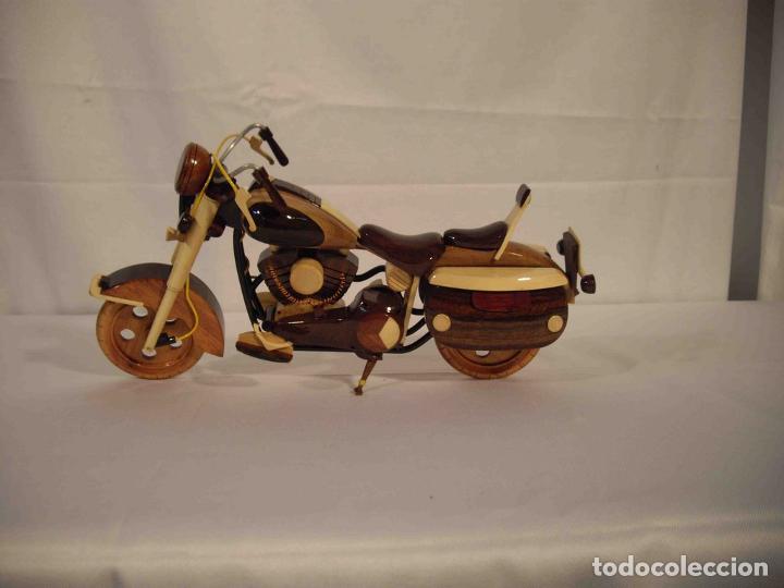 Antig&uuml;edades: FIGURA MADERA MOTO 19 - Foto 1