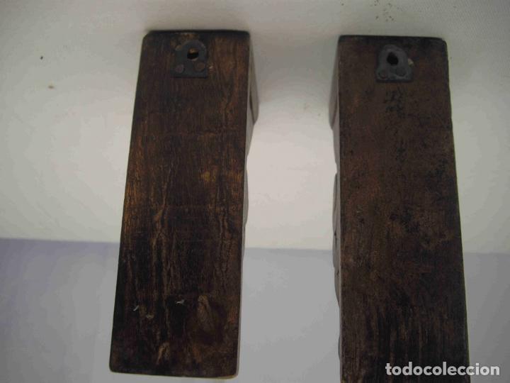 Antig&uuml;edades: PORTAVELAS MADERA PAREJA - Foto 3
