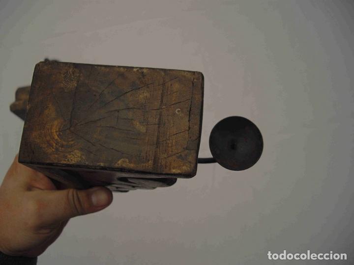 Antig&uuml;edades: PORTAVELAS MADERA PAREJA - Foto 6