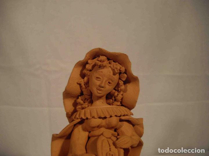 Antig&uuml;edades: FIGURA BARRO NUESTRA SE&Ntilde;ORA DE O - Foto 4