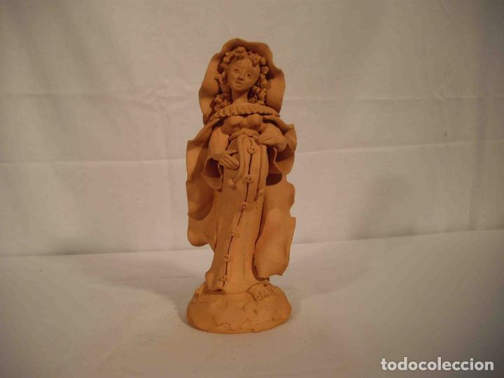 Antig&uuml;edades: FIGURA BARRO NUESTRA SE&Ntilde;ORA DE O - Foto 1