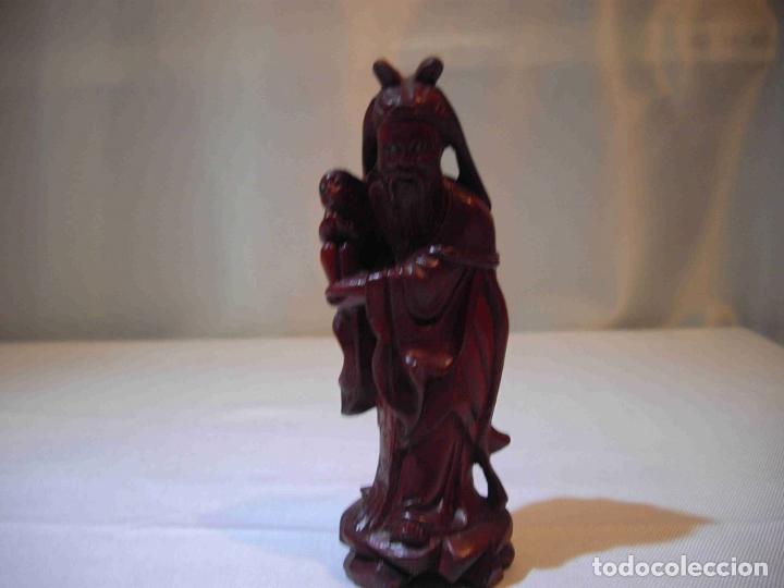 Antig&uuml;edades: FIGURA TALLA MADERA MANDARIN CON BEBE - Foto 1
