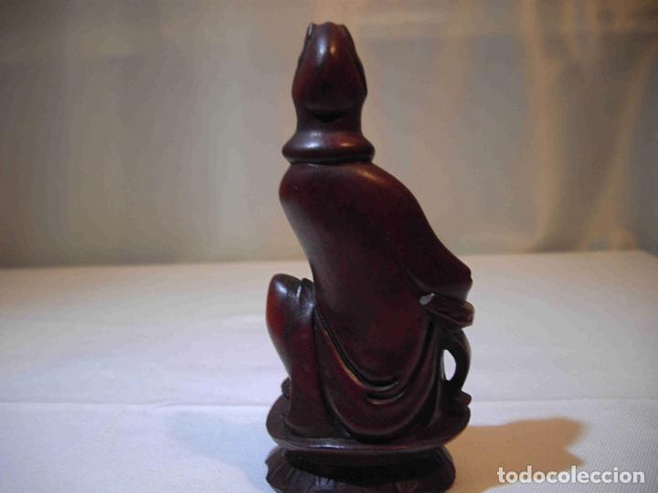 Antig&uuml;edades: FIGURA TALLA MADERA MUJER SENTADA - Foto 3