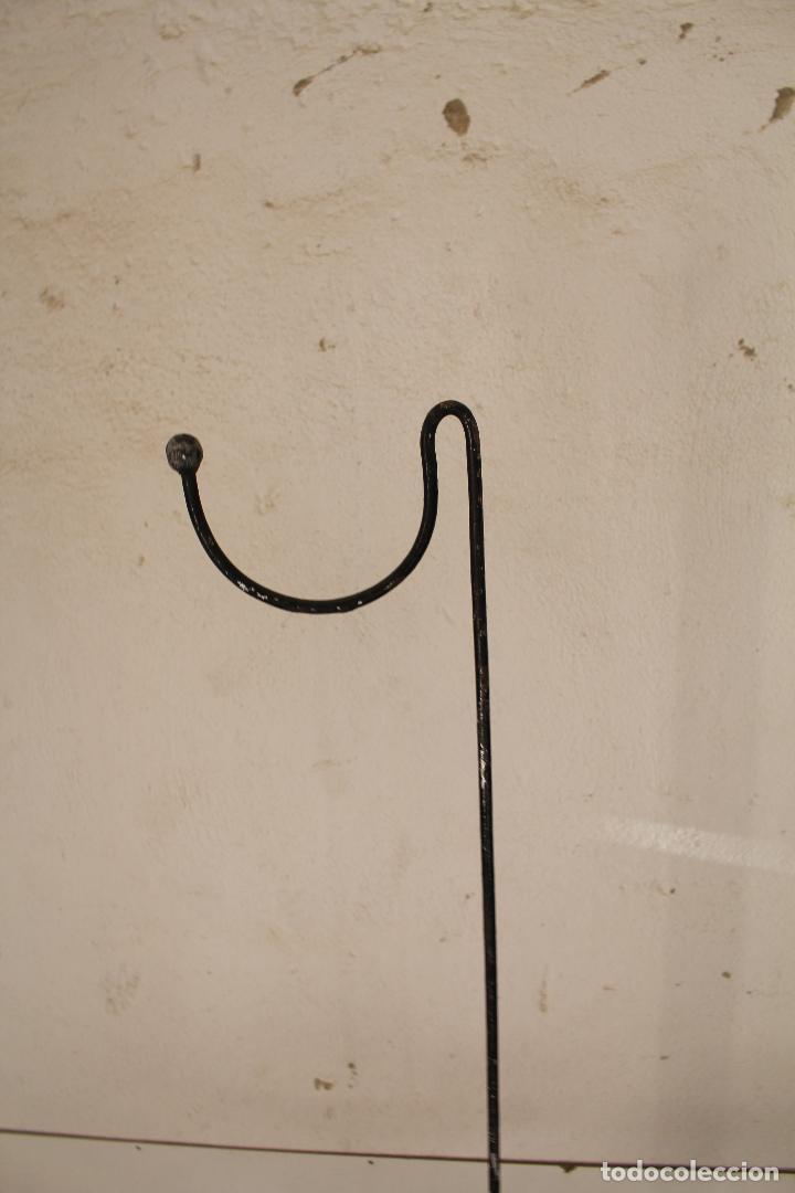 Antig&uuml;edades: lavabo antiguo de forja - Foto 2