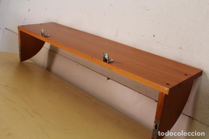Antig&uuml;edades: repisa en madera de pino - Foto 6