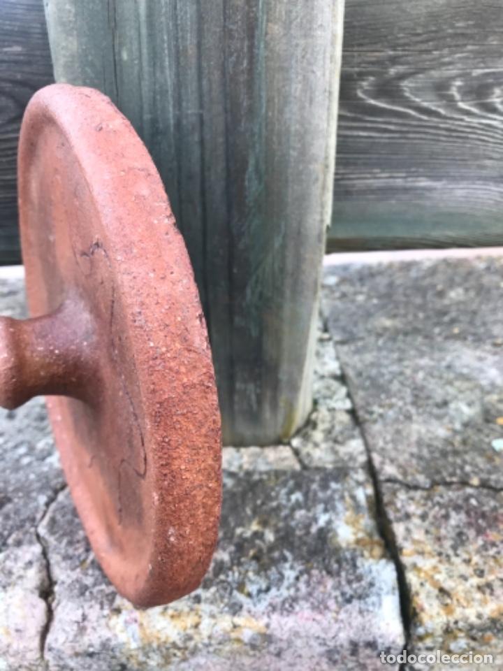 Antig&uuml;edades: Pereruela-Moveros, tapadera - Foto 2