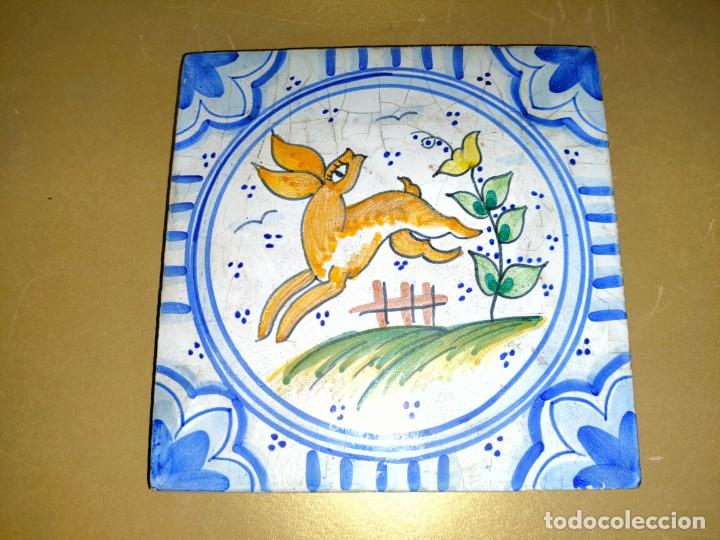 Antig&uuml;edades: AZULEJO CON DECORACI&Oacute;N ANIMAL - Foto 1