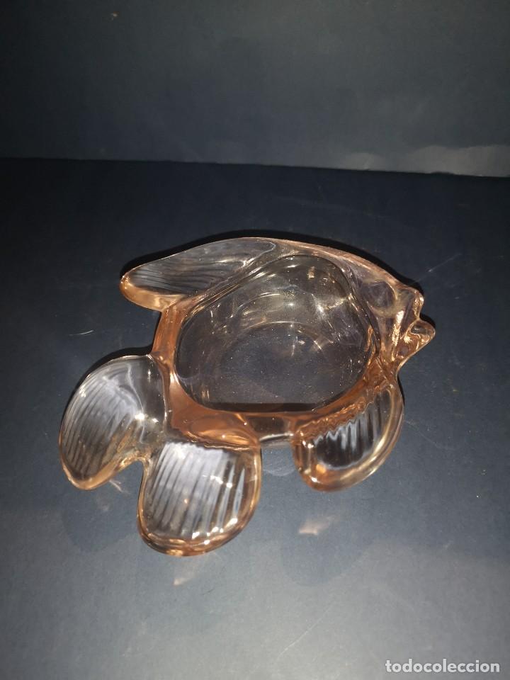 Antig&uuml;edades: Cenicero de cristal - Foto 1