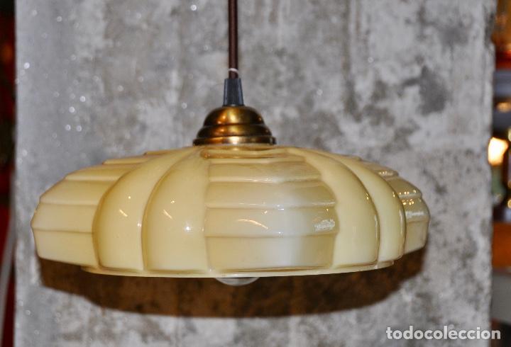 Antig&uuml;edades: L&aacute;mpara Art Deco opalina beige abierta - Foto 3
