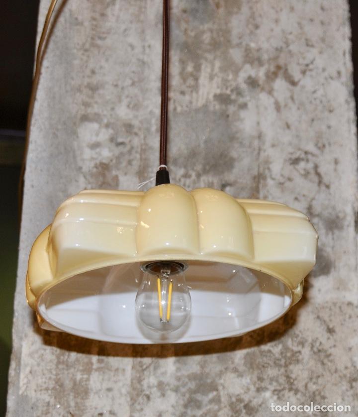 Antig&uuml;edades: L&aacute;mpara Art Deco opalina beige abierta - Foto 7