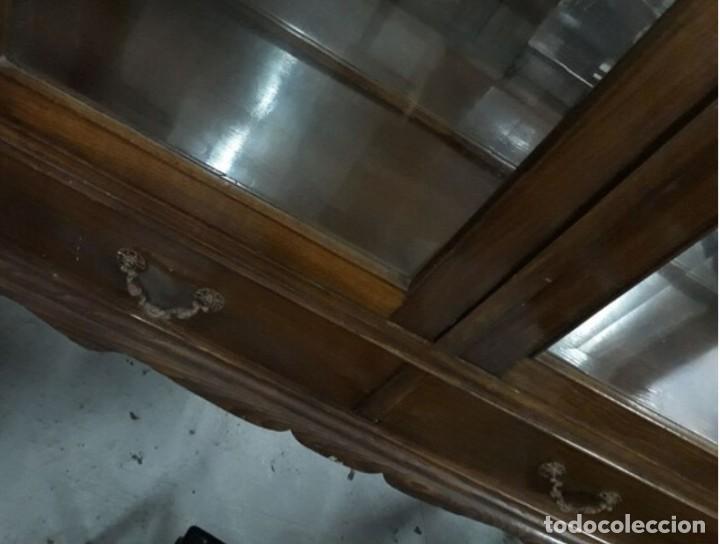 Antig&uuml;edades: VITRINA de MADERA casta&ntilde;o . ART DECO . - Foto 3