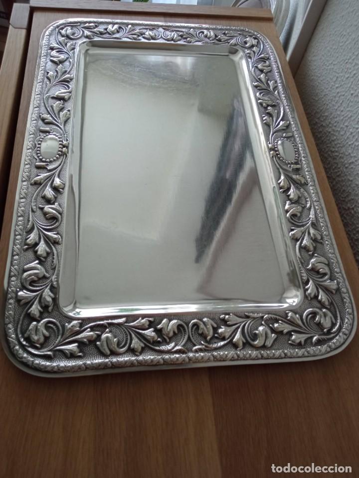 Antig&uuml;edades: Bandeja de metal plateado - Foto 6