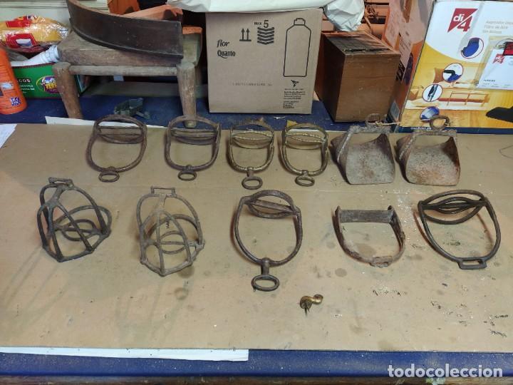 Antig&uuml;edades: Super lote de herrajes de caballo. - Foto 5