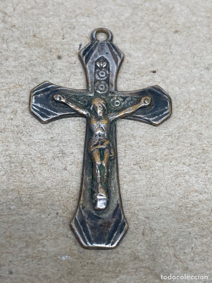 Antig&uuml;edades: Cruz de plata - Foto 1