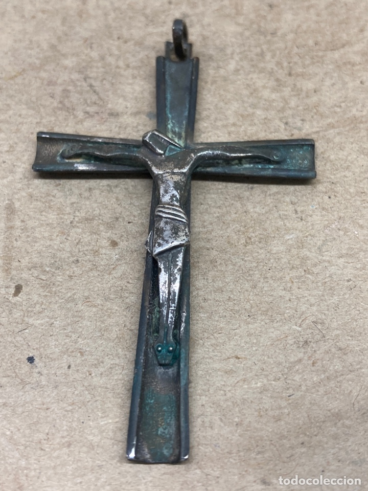 Antig&uuml;edades: Cruz de plata DE LEY - Foto 2