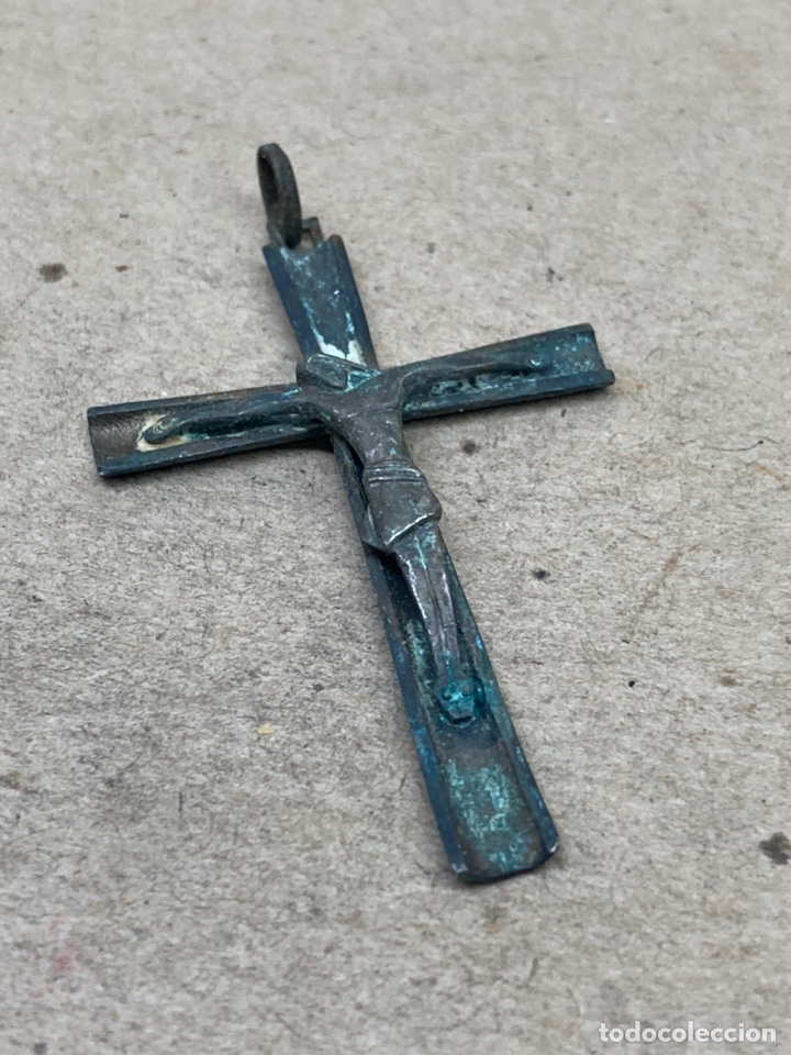 Antig&uuml;edades: Cruz de plata DE LEY - Foto 1