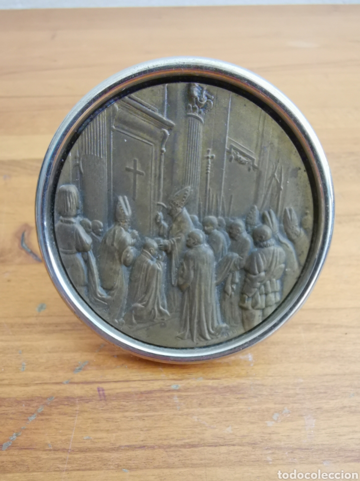 Antig&uuml;edades: Medalla religiosa en un marc&oacute; redondo - Foto 4