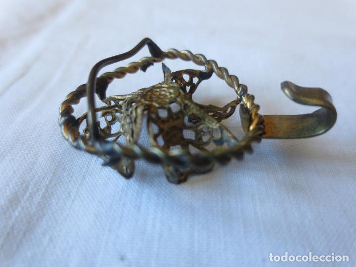 Antig&uuml;edades: ENGANCHES DE CAPA EN FORMA DE FLOR - Foto 7