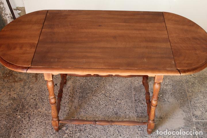 Antig&uuml;edades: mesa de alas antigua - Foto 3