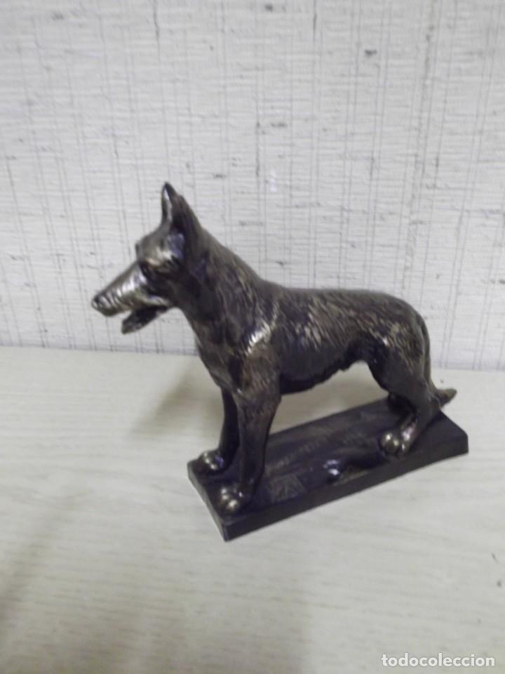Antig&uuml;edades: Perro de resina.19cm x 175cm - Foto 3