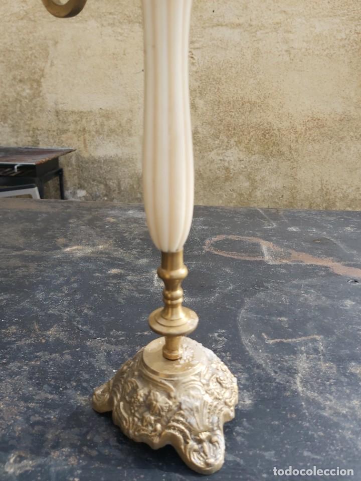Antig&uuml;edades: Bonito candelabro de bronce de cinco luces. - Foto 3