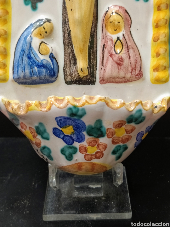 Antig&uuml;edades: Benditera cer&aacute;mica con calvario - Foto 2