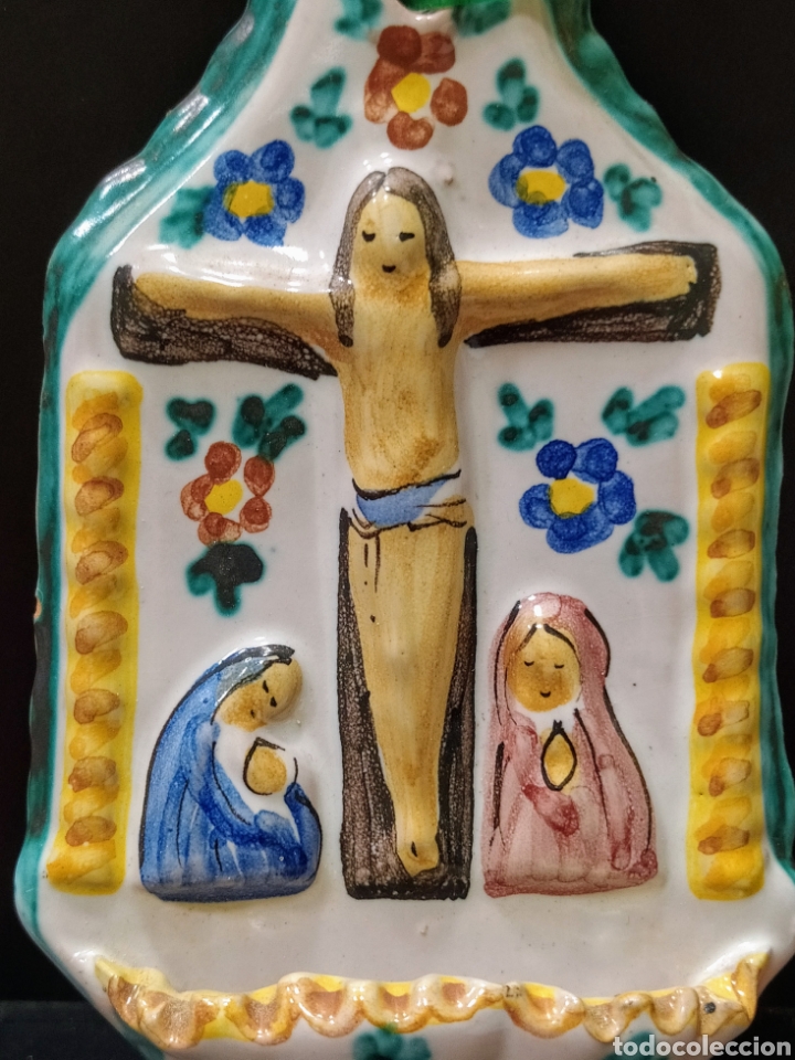 Antig&uuml;edades: Benditera cer&aacute;mica con calvario - Foto 3