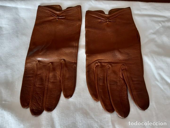 Antig&uuml;edades: GUANTES DE PIEL MARRON. - Foto 1