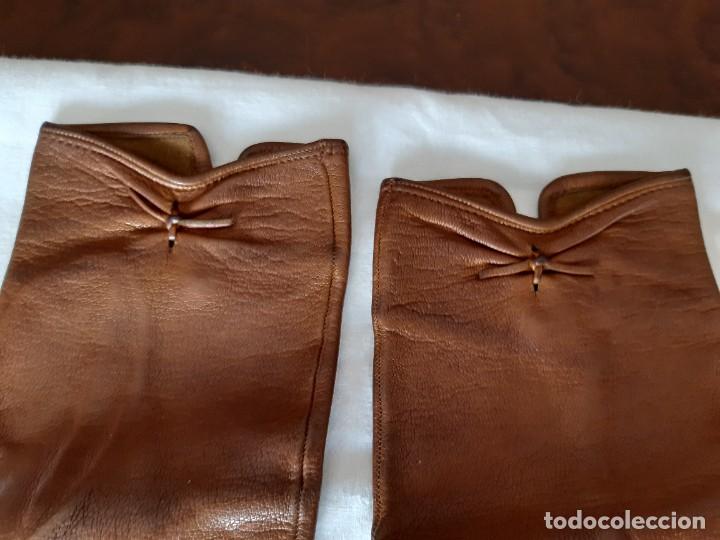 Antig&uuml;edades: GUANTES DE PIEL MARRON. - Foto 2