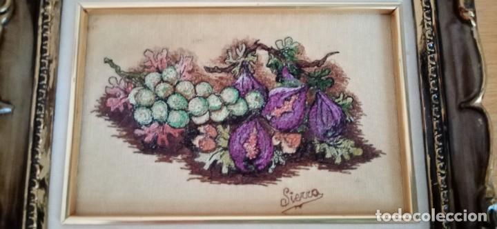 Antig&uuml;edades: CUADRO BODEGON BORDADO - Foto 2