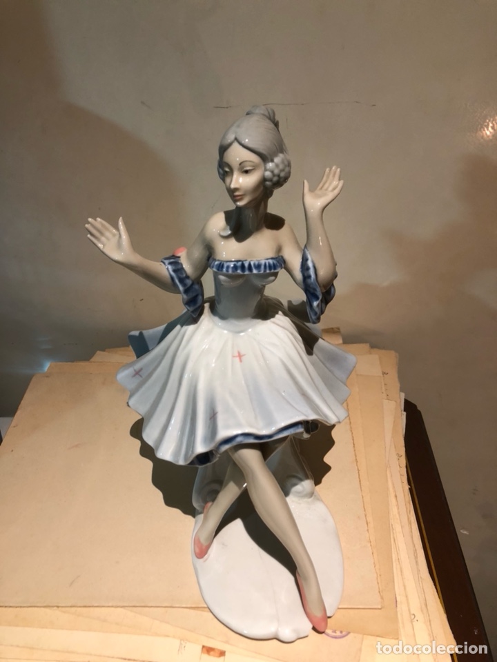 Antiguidades: Preciosa figura de porcelana tipo Lladr&oacute;