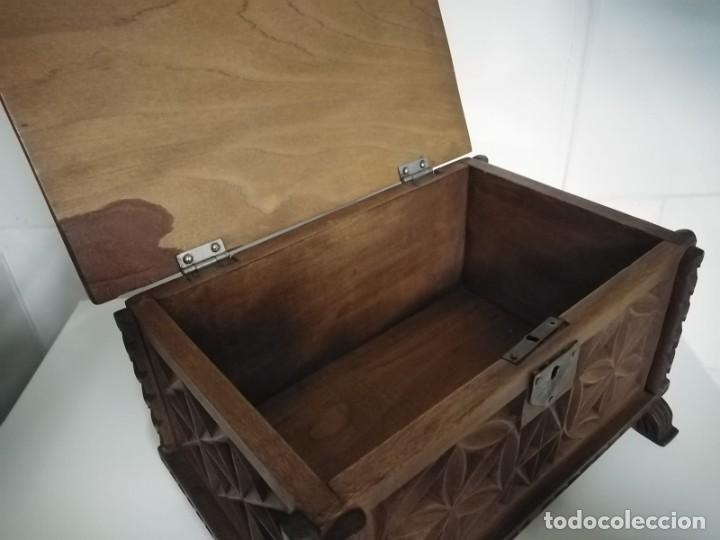Antig&uuml;edades: Caja de madera tallada con escudo de Espa&ntilde;a - Foto 6