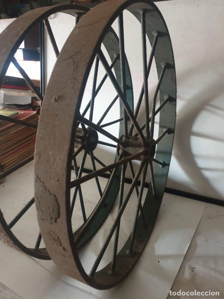 Antig&uuml;edades: RUEDAS DE HIERRO - Foto 2