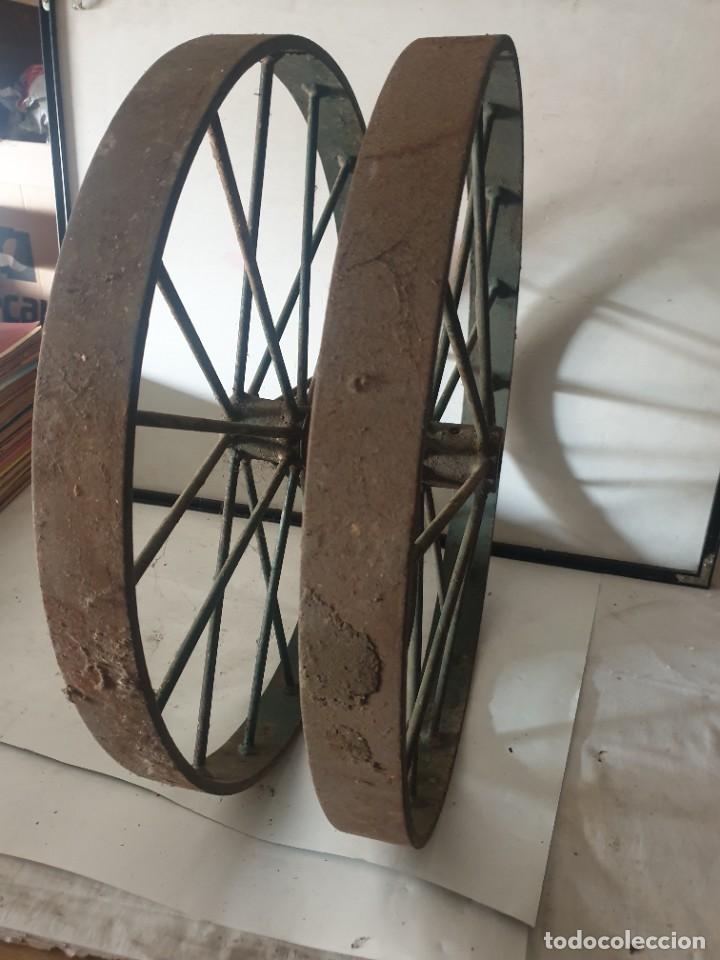 Antig&uuml;edades: RUEDAS DE HIERRO - Foto 4