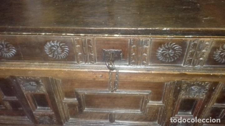 Antig&uuml;edades: Arcon de novia s. XVIII - Foto 10