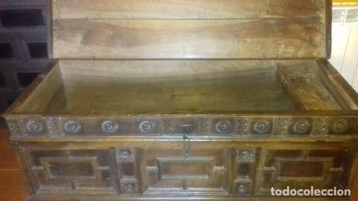 Antig&uuml;edades: Arcon de novia s. XVIII - Foto 3