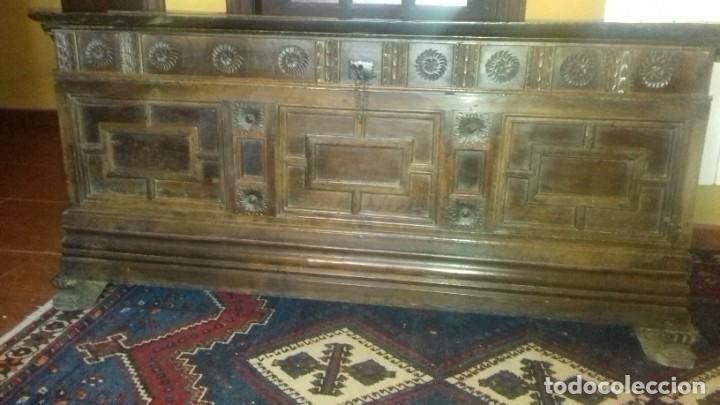 Antig&uuml;edades: Arcon de novia s. XVIII - Foto 9