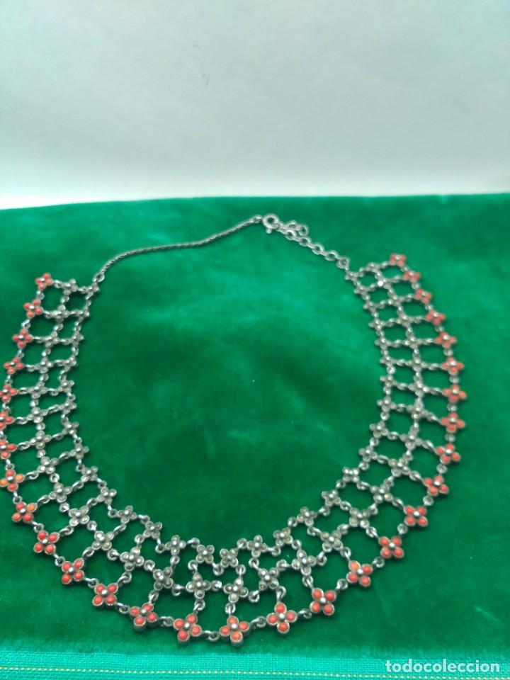 Antig&uuml;edades: Gargantilla coral y plata + - Foto 1
