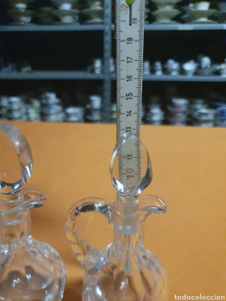 Antig&uuml;edades: Conjunto de vinagrera y aceitera de cristal - Foto 2