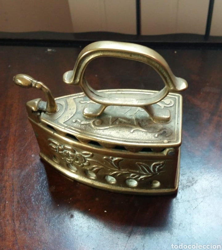Antig&uuml;edades: Plancha muy antigua ďe bronce