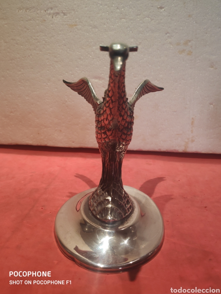 Antig&uuml;edades: Bello calienta-copas representando Ave en alpaca - Foto 4