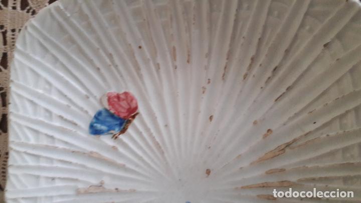Antig&uuml;edades: BANDEJA DE LOZA CON ASAS Y DECORACI&Oacute;N - Foto 3