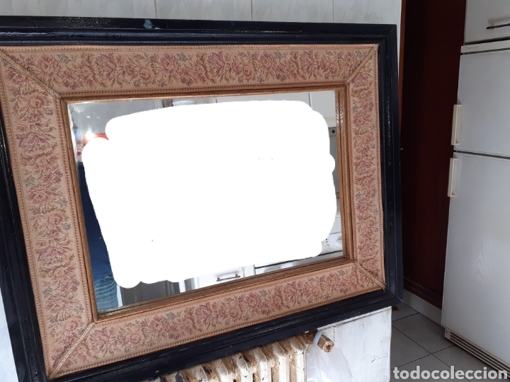Gran Espejo, VINTAGE con marco de madera y tapiz.. 101 x 79 cm