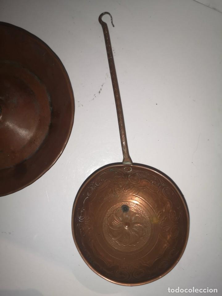 Antig&uuml;edades: Utensilios de lat&oacute;n - Foto 2