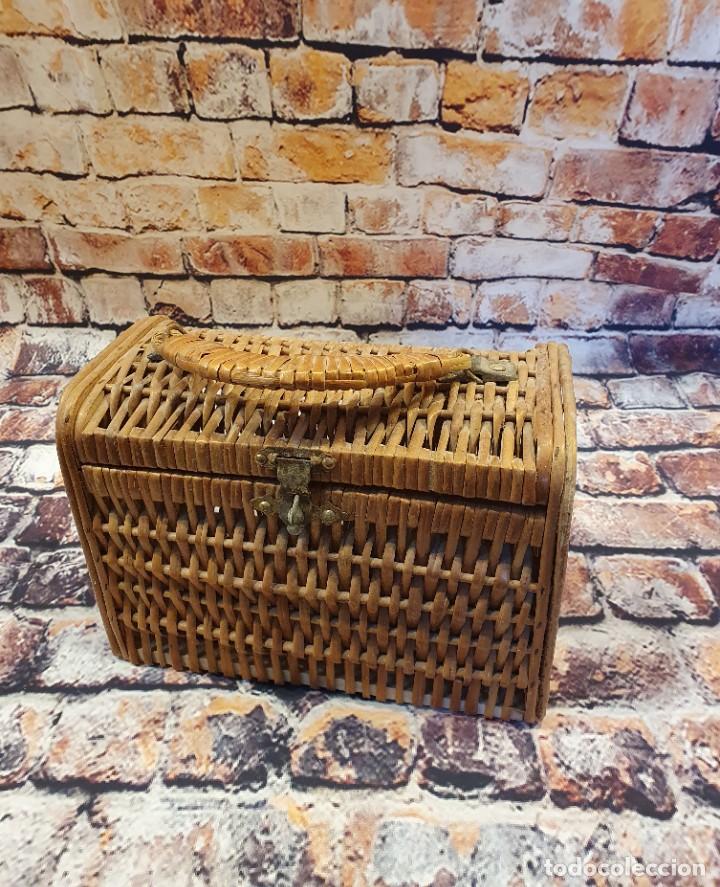 Antig&uuml;edades: BOLSO DE MIMBRE - Foto 1