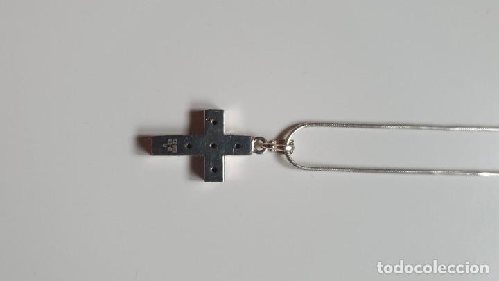 Antig&uuml;edades: Cruz y cadena de plata - Foto 3