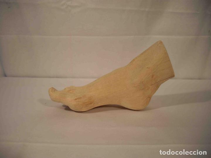 Antig&uuml;edades: FIGURA TALLA PIE DERECHO - Foto 3